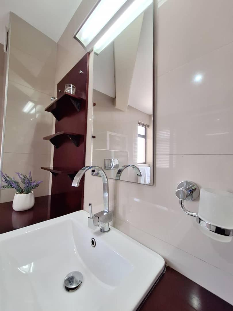 Camere Da Letto- Hotel-On-The Beach Self Catering Свакопмунд Екстер'єр фото